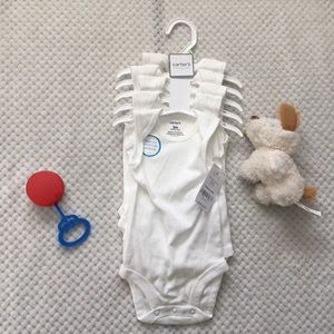 CARTER’S 5 Piece SLEEVELESS ONESIE NWT 3 month